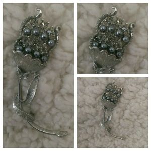 Vintage Flower Broach silver color, crystal, beads